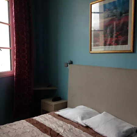 Nad'hotel Hotel 2*