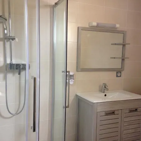 Hotel Nad'hotel 2*